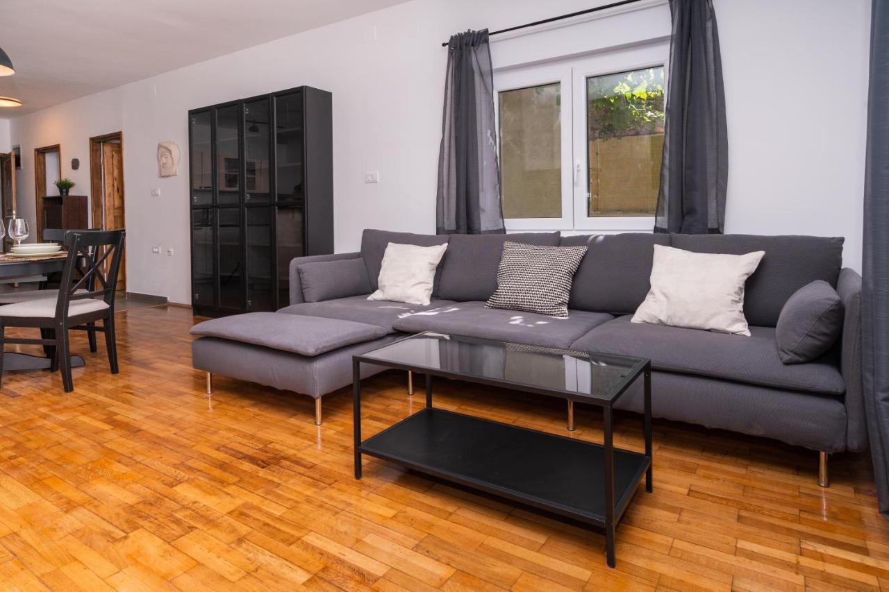 Visum Apartments Pula Exterior foto